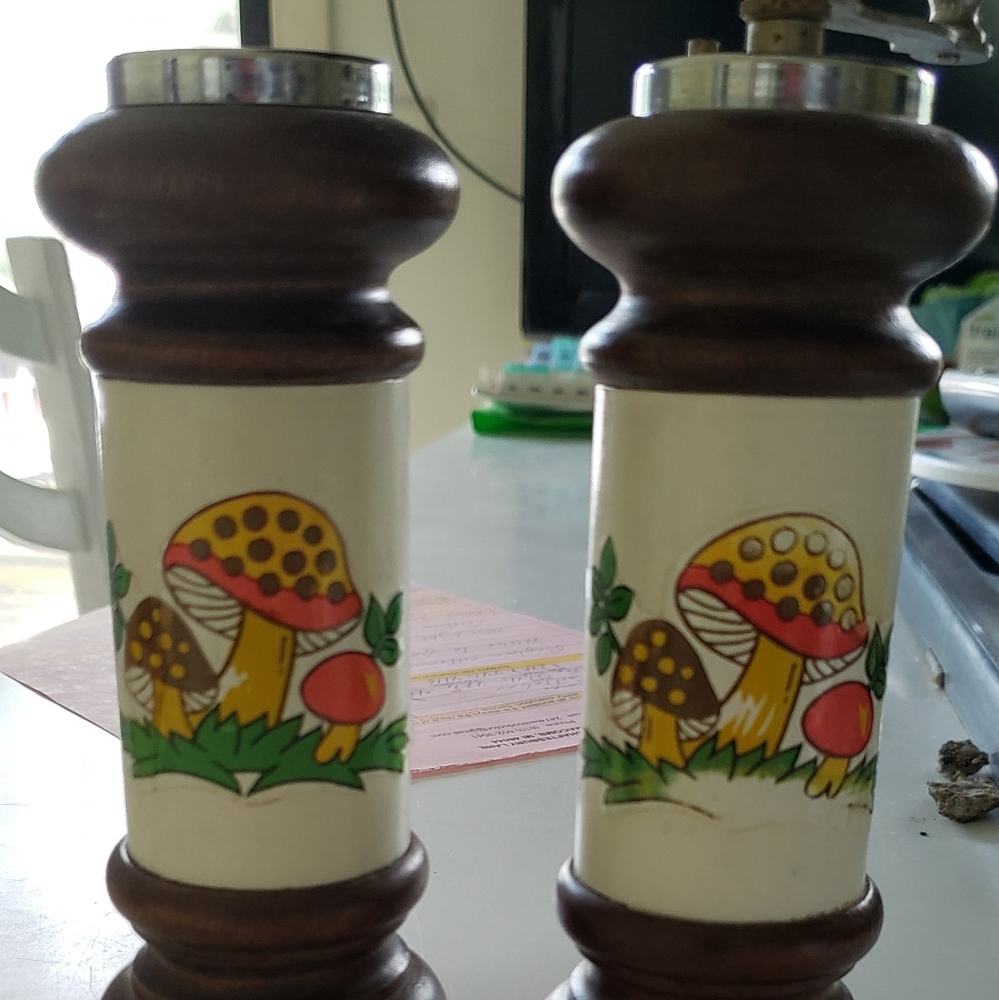 Vintage Merry Mushroom Salt and Pepper Mill Grinde